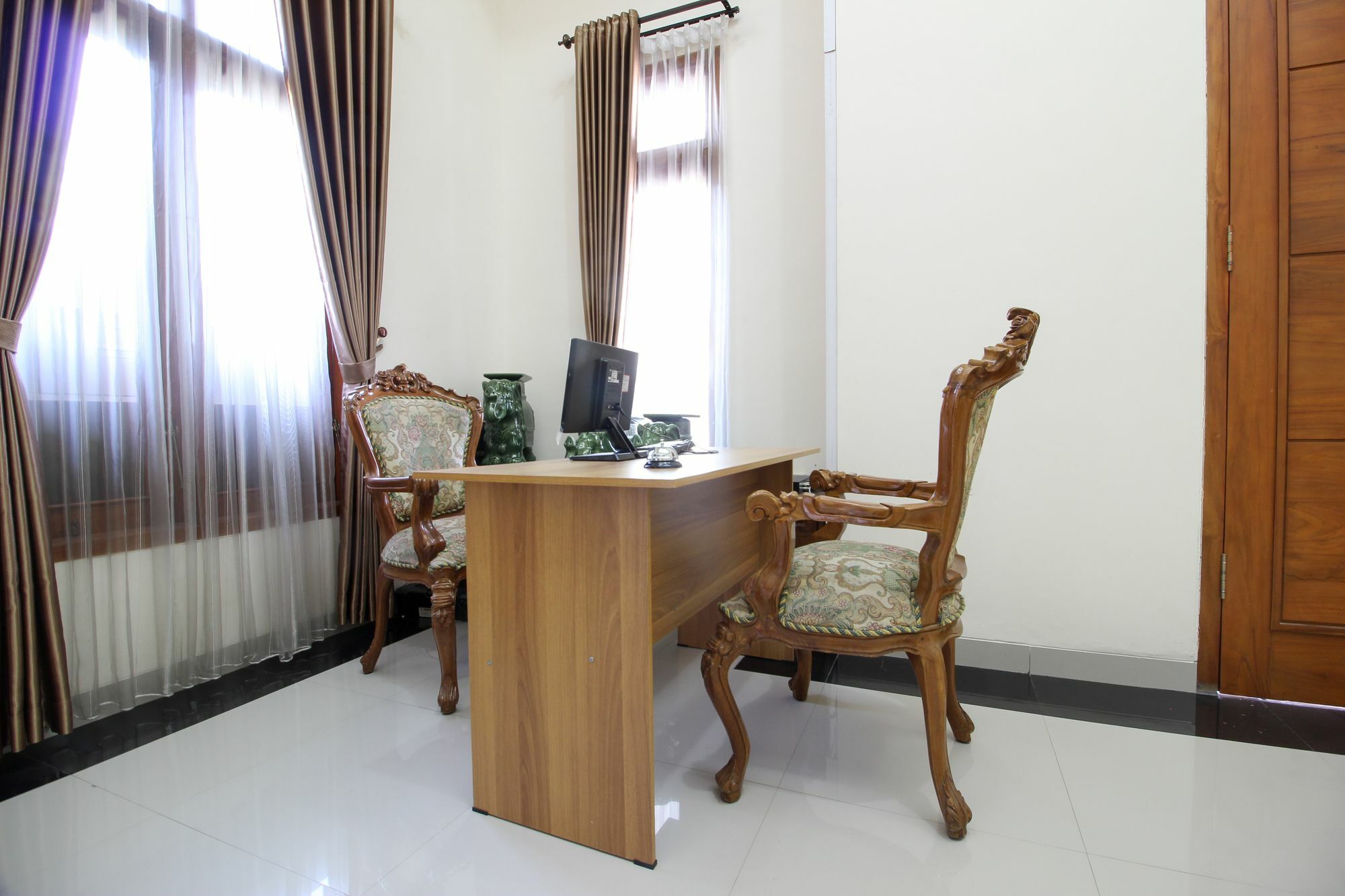 Reddoorz Plus Near Stie Ykpn 2 Maguwo Ngoại thất bức ảnh