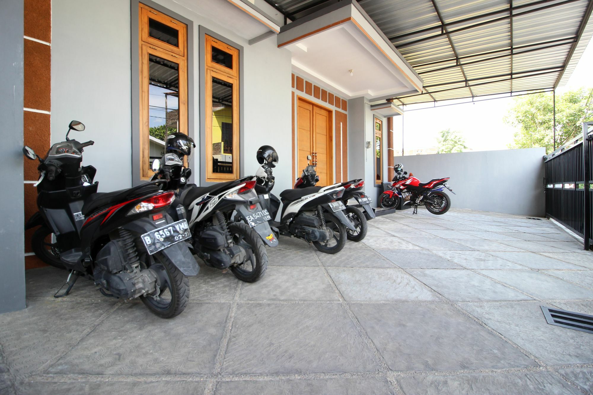 Reddoorz Plus Near Stie Ykpn 2 Maguwo Ngoại thất bức ảnh
